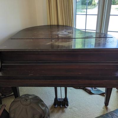 Baby Grand Piano, Loads of Uses