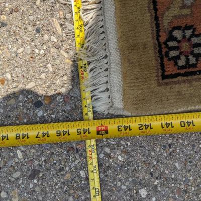 Versatile Color Wool Area Rug