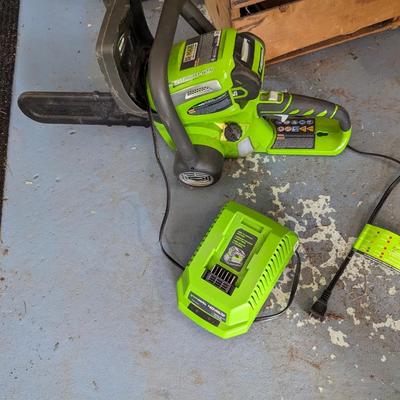 12" Greenworks 40V Battery Powered Saw