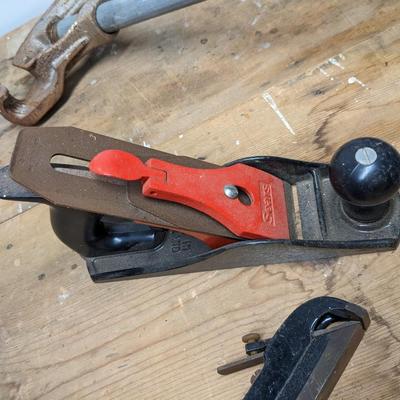 Lot of Varied Hand Sized Planers