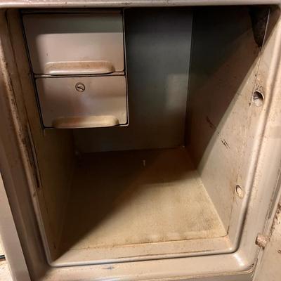 Sentry Safe w Combination