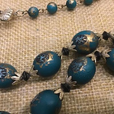 Beautiful Hong Kong Vintage Necklace with Earrings