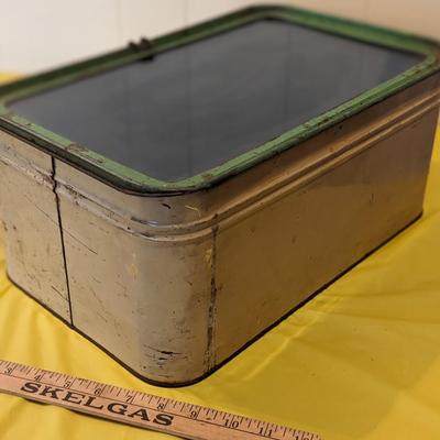 VINTAGE TIN BREAD BOX WITH GLASS LID
