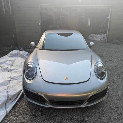 2018 Porsche 911 Carrera