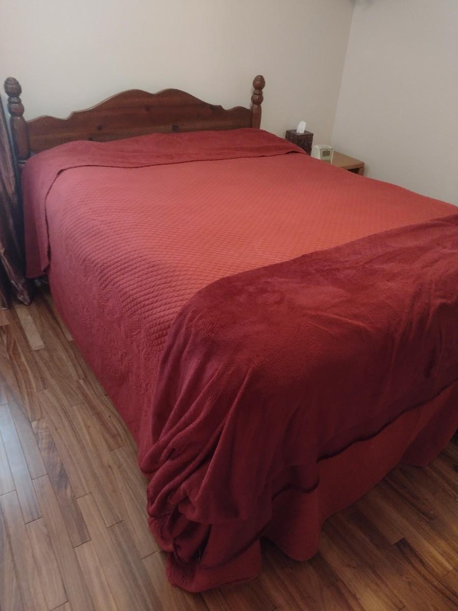Full Size Bed with Mattress Set and Bedding