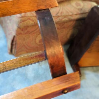 Handy Pedestal Table