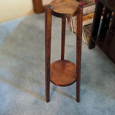 Handy Pedestal Table