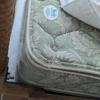 Incredible Spindle/Bobbin Beechnut(?) Queen Verlo Bed, Quality Bedding Incl