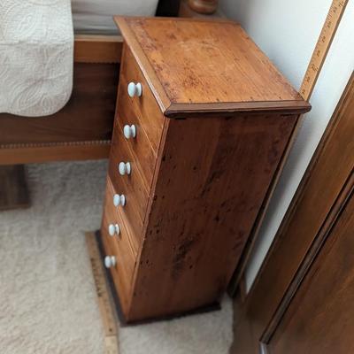 Sweet Antique 6 Drawer Small Cabinet