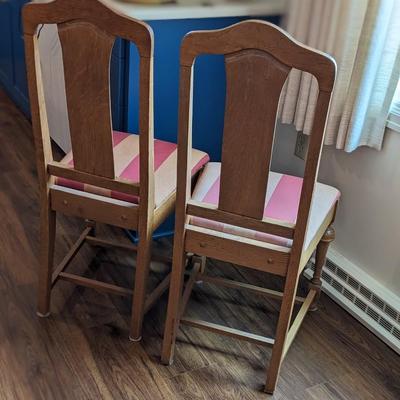 Solid Oak Dining Table (2 leaves) and 4 Chairs
