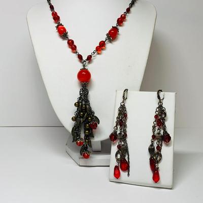 LOT 17: Fashion Y-Style Necklace w/Matching Earring
