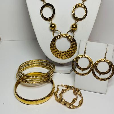 LOT 20: Gold Tone Hammered Metal Collection: Necklace, Earring, Bracelets