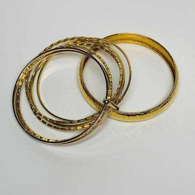 LOT 20: Gold Tone Hammered Metal Collection: Necklace, Earring, Bracelets