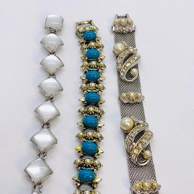 LOT 40: Silvertone Bracelet Collection