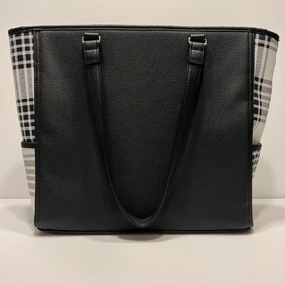 LOT 70: Thirty-One Collection: Cindy Tote, Fold Over Clutch w/Strap