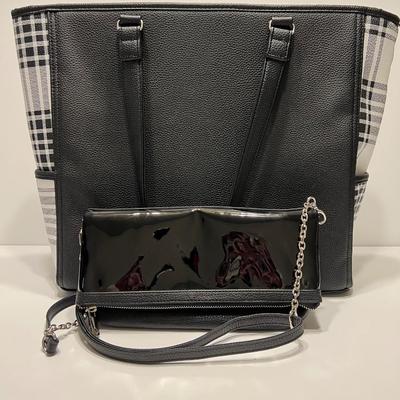 LOT 70: Thirty-One Collection: Cindy Tote, Fold Over Clutch w/Strap