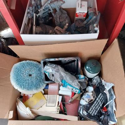 MULTIPLE SPRAY GUNS AND PAINTING SUPPLES