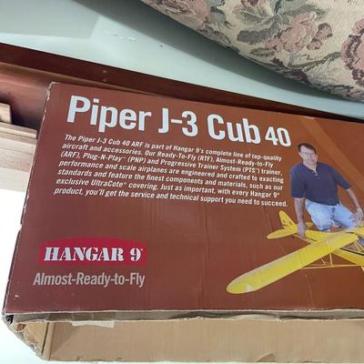 Hangar 9 Piper J-3 Cub 40 Model Airplane