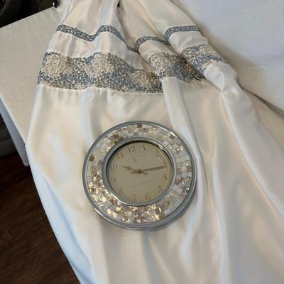 DecoBain Shower Curtain & Clock (M-KL)