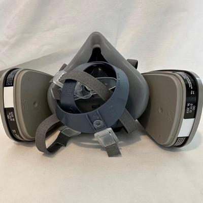 Assortment of Face Masks incl. Two Respirators, & Portable UV Sterilizer  (M-KL)