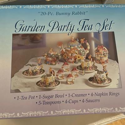 20 piece, bunny rabbit garden party tea set