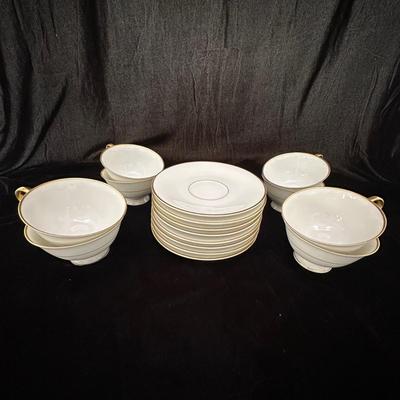 Wittlesbach China Set Plus H & Co. Bavaria  (DR-KL)