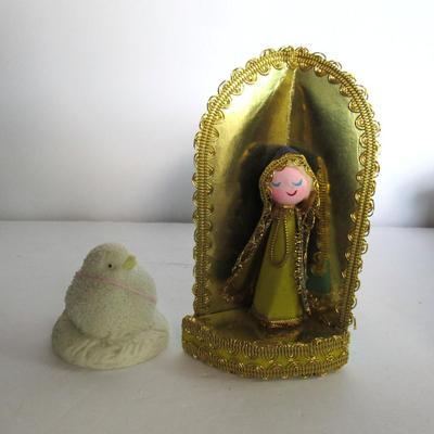 Lot 653:  Misc Christmas Items