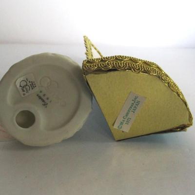 Lot 653:  Misc Christmas Items