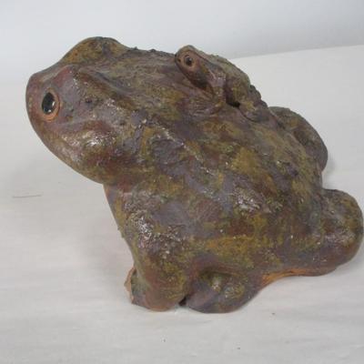 Bull Frog With Baby