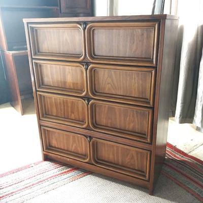 WOODEN FOUR LARGE DRAWER CHEST OF DRAWERS