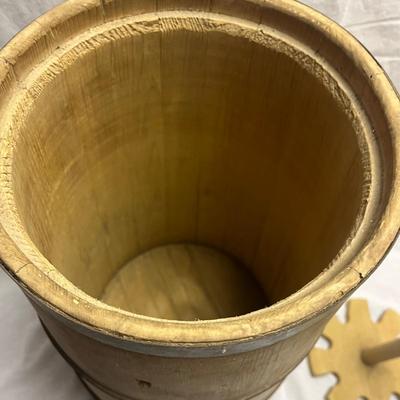 Antique Primitive Large Old Banded Wood Slat Butter Milk Churn With Dasher & Lid (BO-MG)