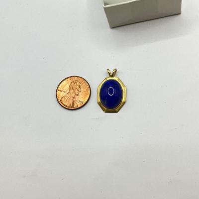 Lot 798 Oval Blue Lapis Pendant