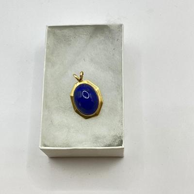 Lot 798 Oval Blue Lapis Pendant