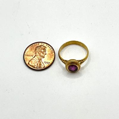 880 14k Yellow Gold Oval Ruby Ring