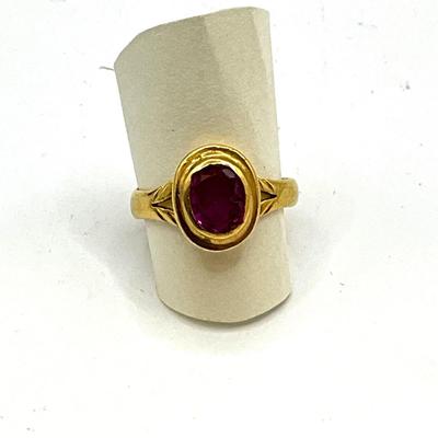 880 14k Yellow Gold Oval Ruby Ring