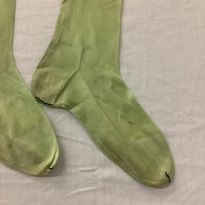 840 Antique Green Silk Stockings