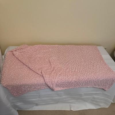 Selection of Throw Blankets (BR1-MG)