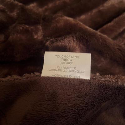 Selection of Throw Blankets (BR1-MG)