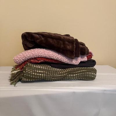 Selection of Throw Blankets (BR1-MG)