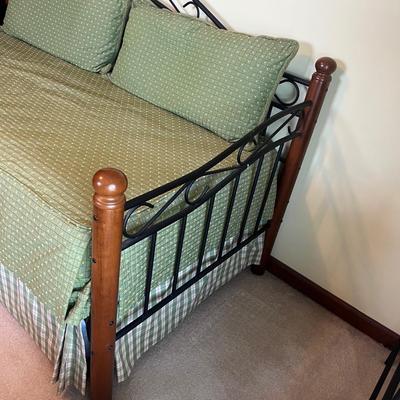 Daybed With Trundle Bed Underneath (O-MG)