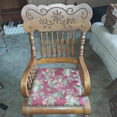 VINTAGE WOODEN ROCKER