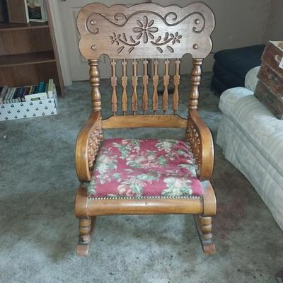 VINTAGE WOODEN ROCKER