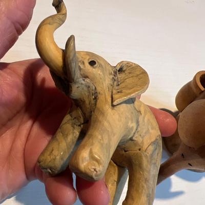 Elephants figures toothpick holder