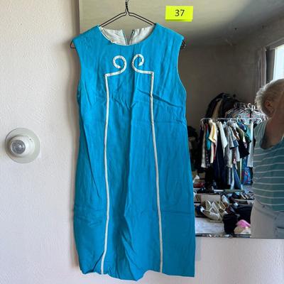 Great Light Blue 40s dress
