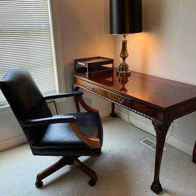 IRISH GEORGIAN STYLE MAHOGANY DESK, LIBRARY TABLE
