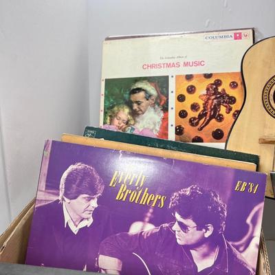 Large vinyl record lot, ukulele, rock, pop, classical