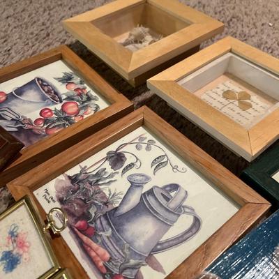 10 small decorative pictures