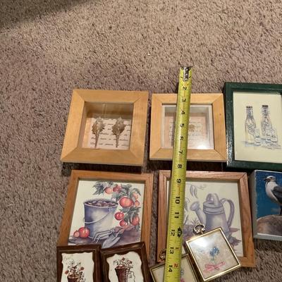 10 small decorative pictures