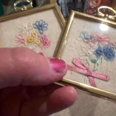 10 small decorative pictures