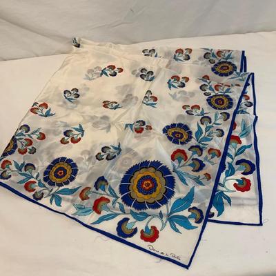 Elegant Silk and Cashmere Scarves by Dana Buchman, Oscar de la Renta, & More (DR-HS)